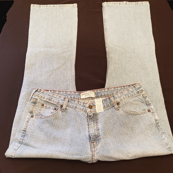 Levi Jean's | Size 18 - Picture 11 of 12